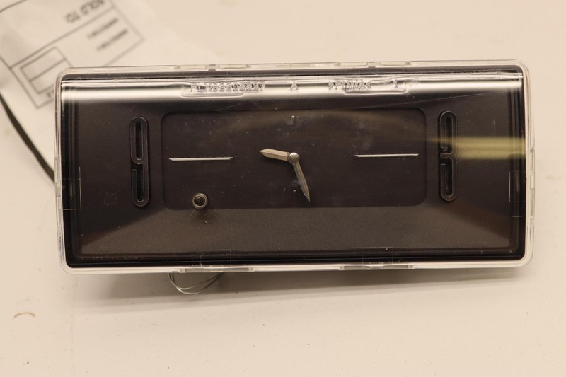 2007-2014 CADILLAC ESCALADE ESV DASHBOARD CENTER CLOCK TIME DISPLAY OEM