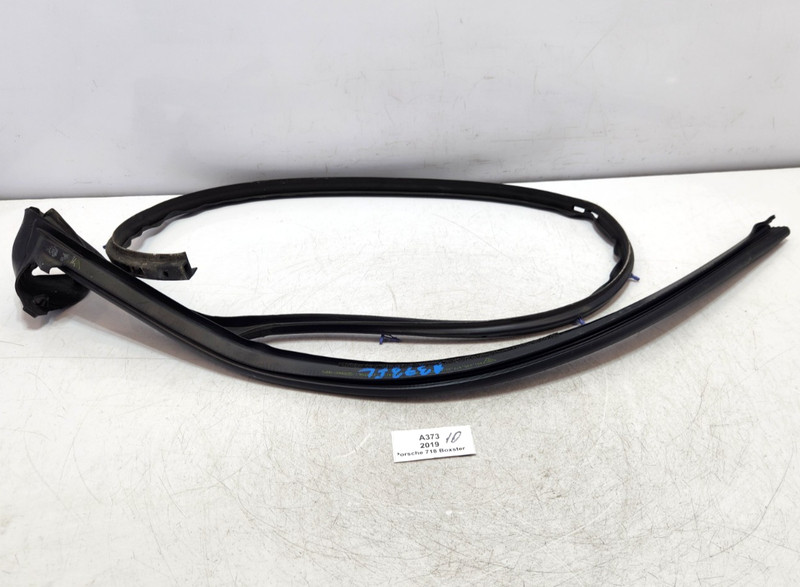 ✅ 13-24 OEM Porsche 718 Boxster 982 Front Left Driver Door Weatherstrip Seal