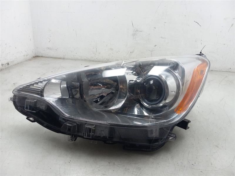 12 13 14 TOYOTA PRIUS C DRIVER LEFT HEADLIGHT VIN B3 7TH & 8TH DIGIT
