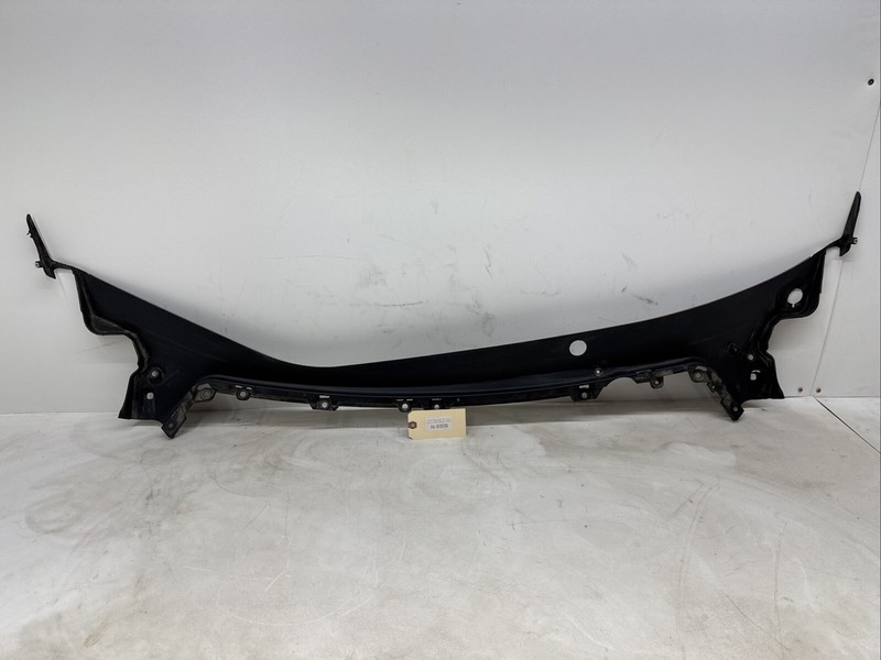 TESLA MODEL 3 WINDSHIELD WIPER COWL SCREEN PANEL OEM 17-22 9309 S7