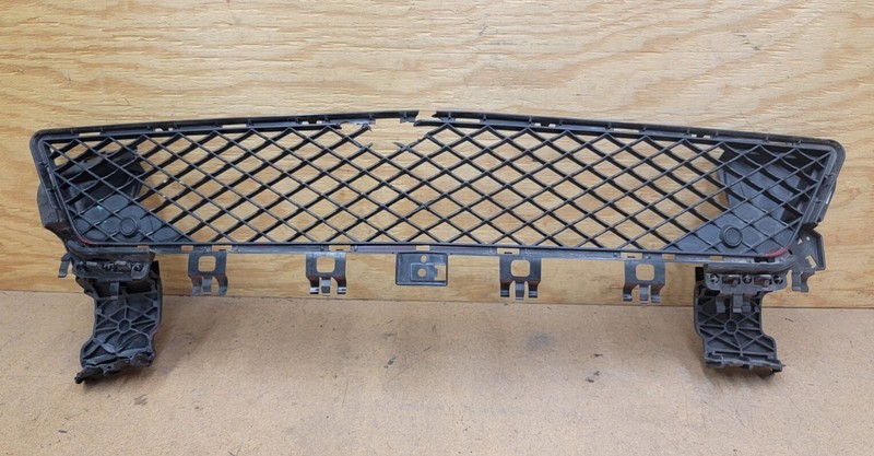 2012 - 2014 Mercedes C300 C350 AMG FRONT BUMPER LOWER GRILLE OEM
