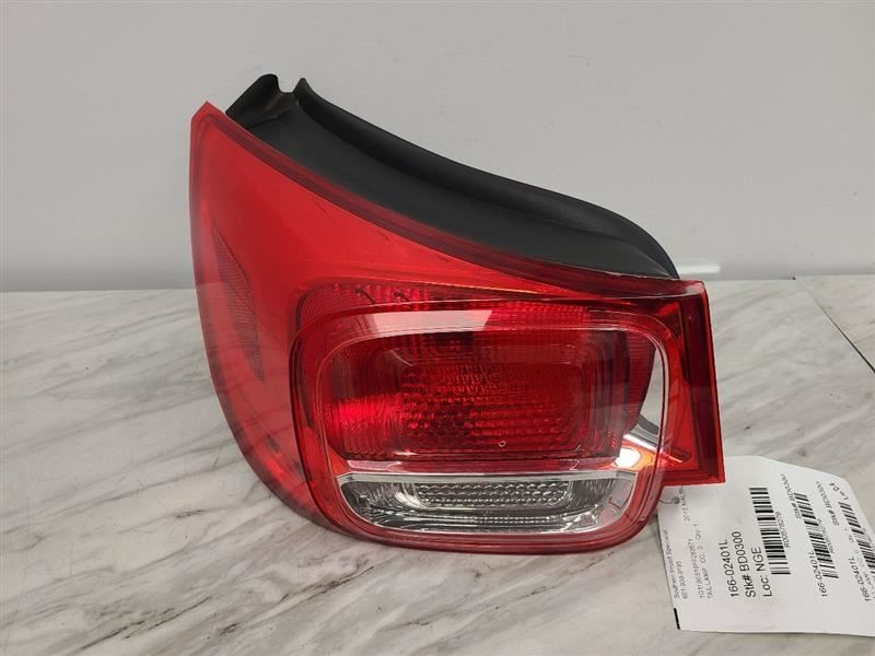 Driver Tail Light VIN 1 4th Digit Limited LS Fits 13-16 MALIBU 578279