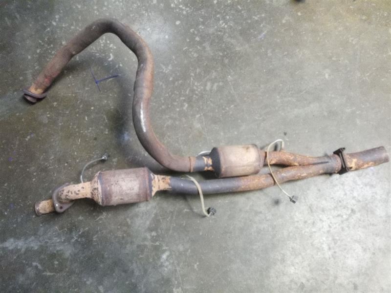04-06 Dodge Ram 2500 5.7L Exhaust Converter Pipe Assembly OEM 52121291AA