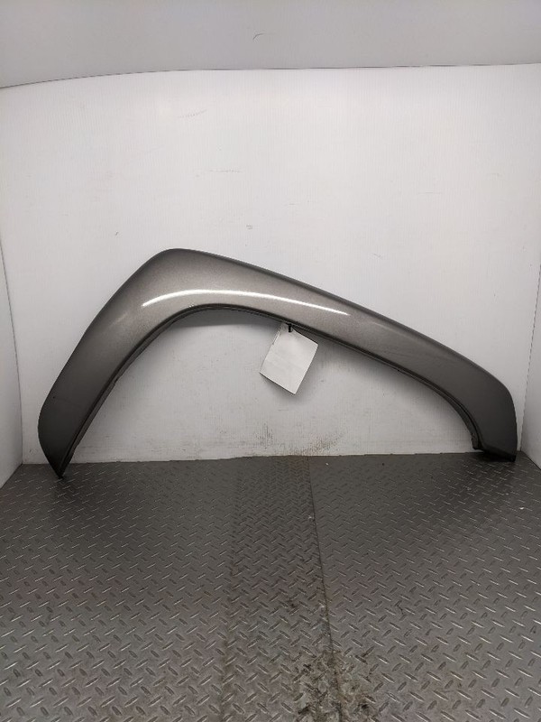 2003-2006 CHEVY AVALANCHE FRONT RIGHT FENDER FLARE WHITE 150629721167012