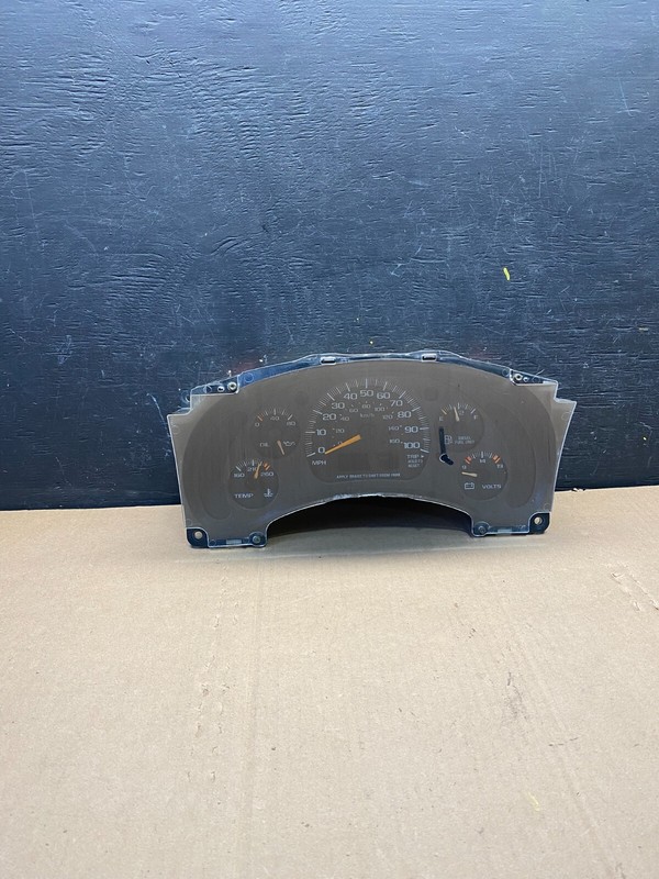 2001 to 2002 Chevrolet Express Speedometer Cluster Gauge M1429 OEM DG