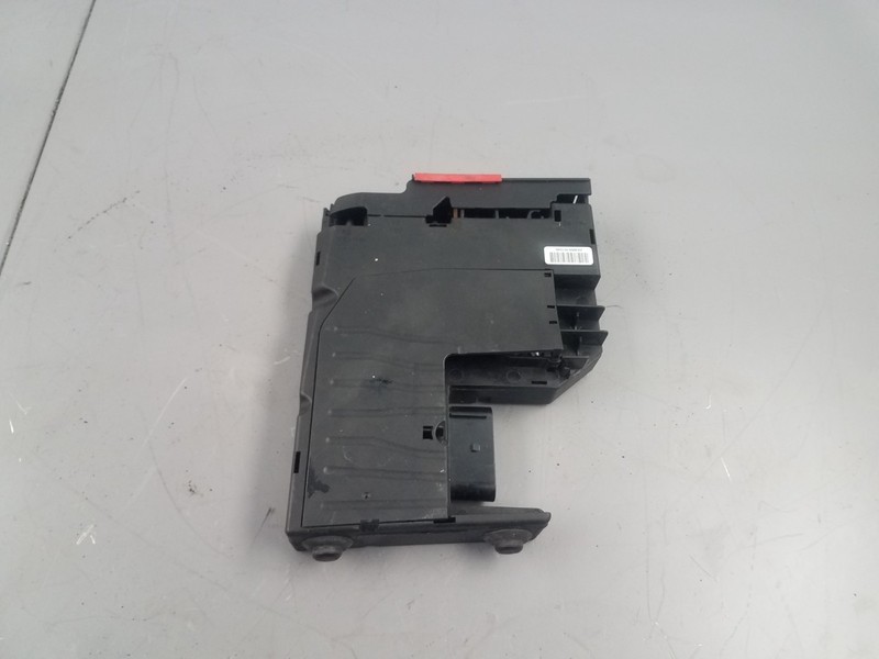 2011 Mercedes Benz AMG E 63 Relay Fuse Box #8509 H5