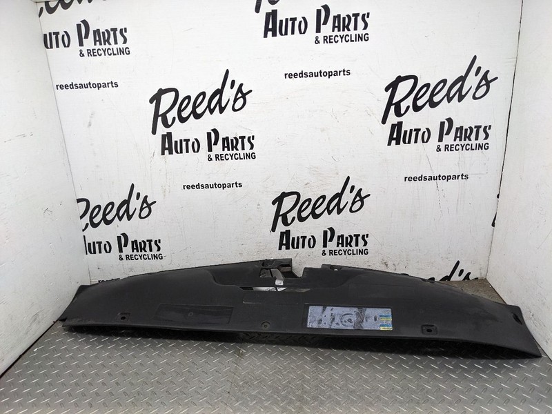 02-06 SILVERAO 2500 6.0L V8 GAS ENGINE RADIATOR UPPER BAFFLE COVER OEM 1180293