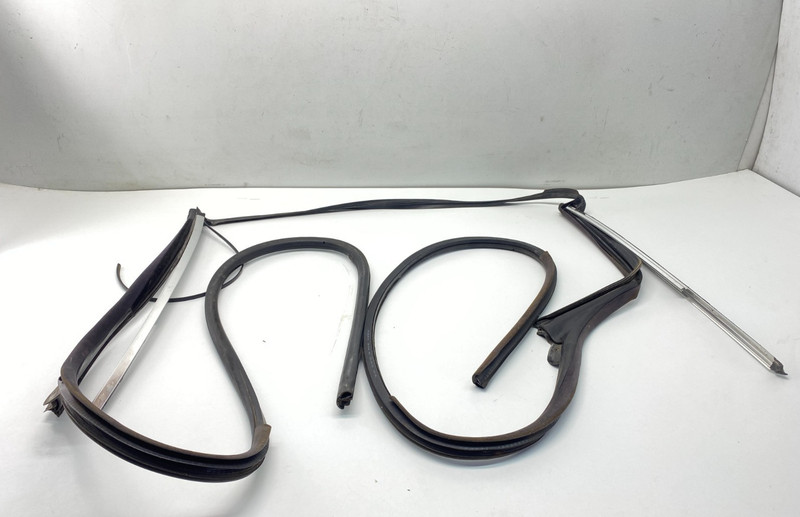 00-06 BMW E46 3 Series M3 Convertible Windshield Door Weather Strip Seal OEM ✅