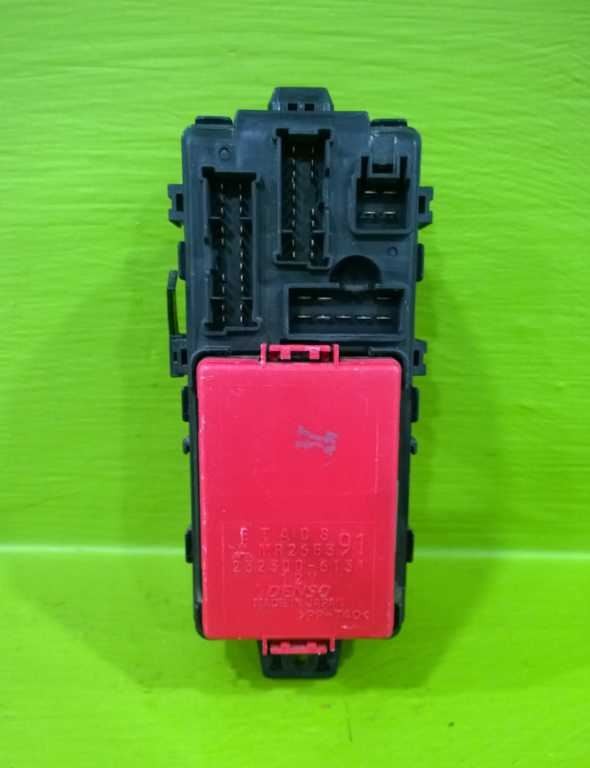 99 MONTERO SPORT FUSE RELAY BOX OEM 3757-12