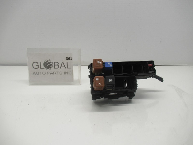 04-07 NISSAN ARMADA UNDER HOOD FUSE RELAY JUNCTION BOX MODULE OEM