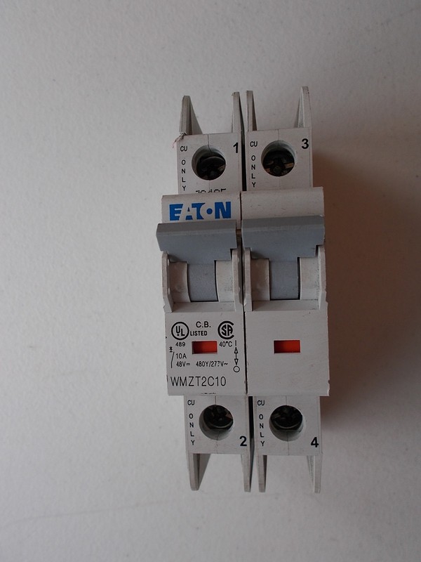 Eaton WMZT2C10 2-Pole JS48E Circuit Breaker DP-3493 *FREE SHIPPING*