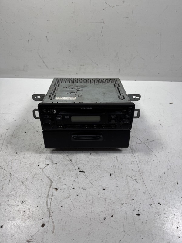 98-02 Honda Accord Tuner CD Player AM/FM Radio Stereo 2PA1 39100-S84-A41 OEM