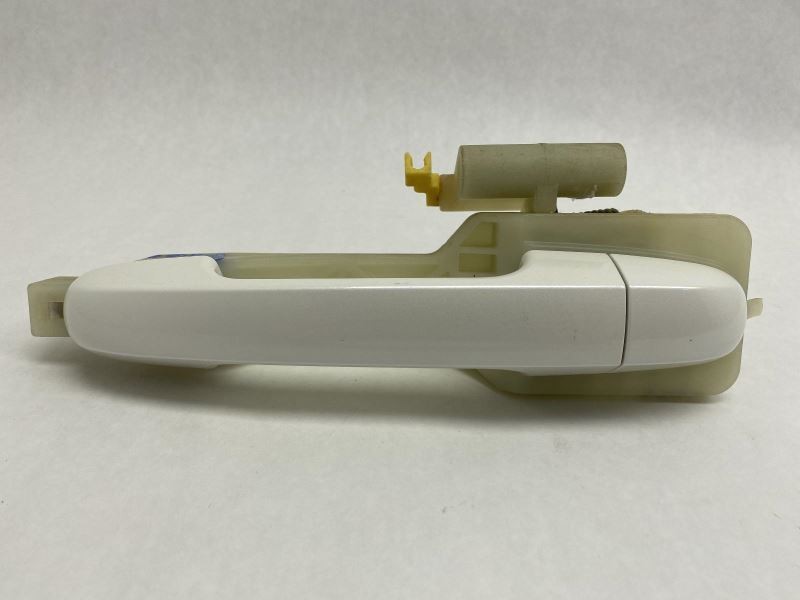 Left Driver Side Rear Exterior Door Handle White Fits 2010-2013 Kia Forte 75575
