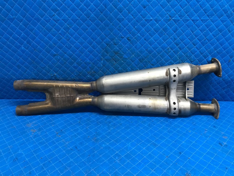 07-12 Lexus Ls460 Resonator Exhaust Muffler Silencer Center Lower OEM