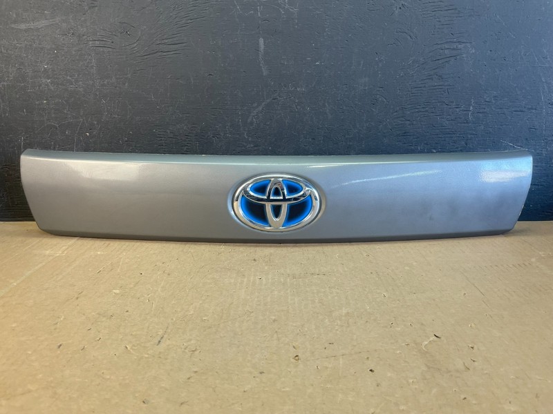 2012 2013 2014 Toyota Prius V Trunk Lid Liftgate Garnish Trim Panel AD5716 DW