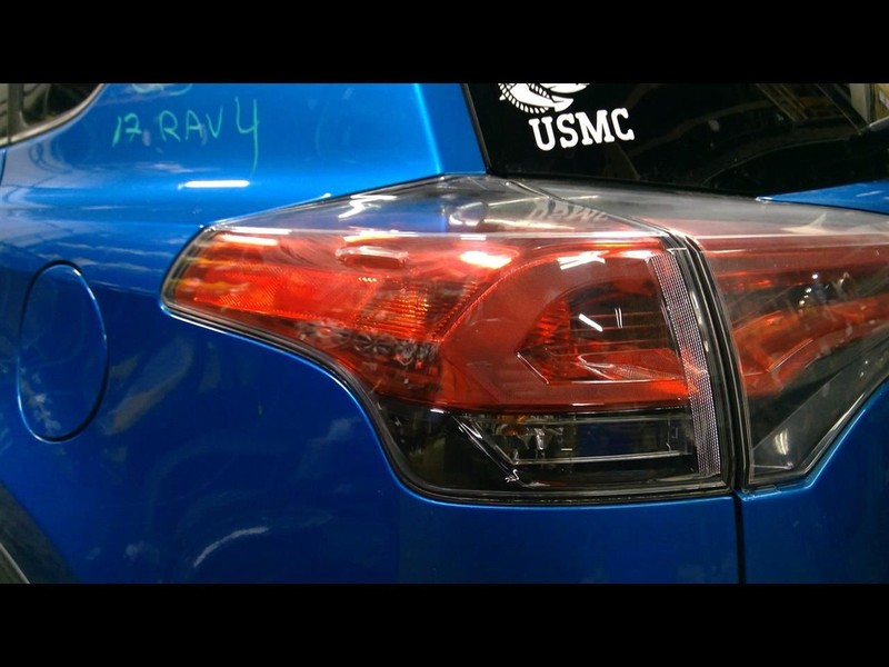 Driver Tail Light Quarter Panel Mounted Without LED Fits 16-18 RAV4 1539336