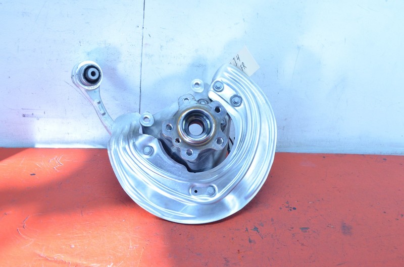 22-24 BMW i4 GRAN COUPE G26 AWD FRONT RIGHT SPINDLE KNUCKLE HUB BEARING OEM