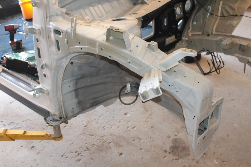 24-25 Kia EV9 Passenger Right Front Inner Structure Cut