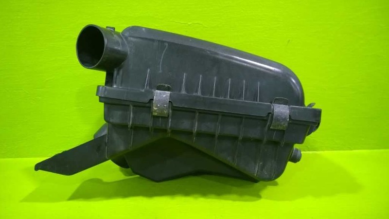 03 04 SATURN ION 2.2L AIR CLEANER BOX OEM 2793-30