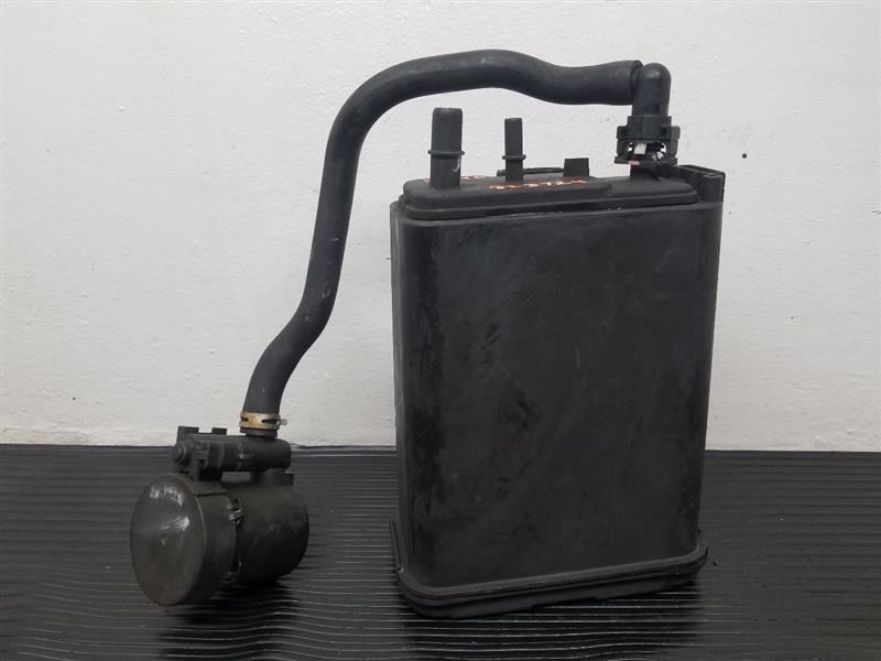97-02 GMC Savana Fuel Vapor Canister OEM 17113330