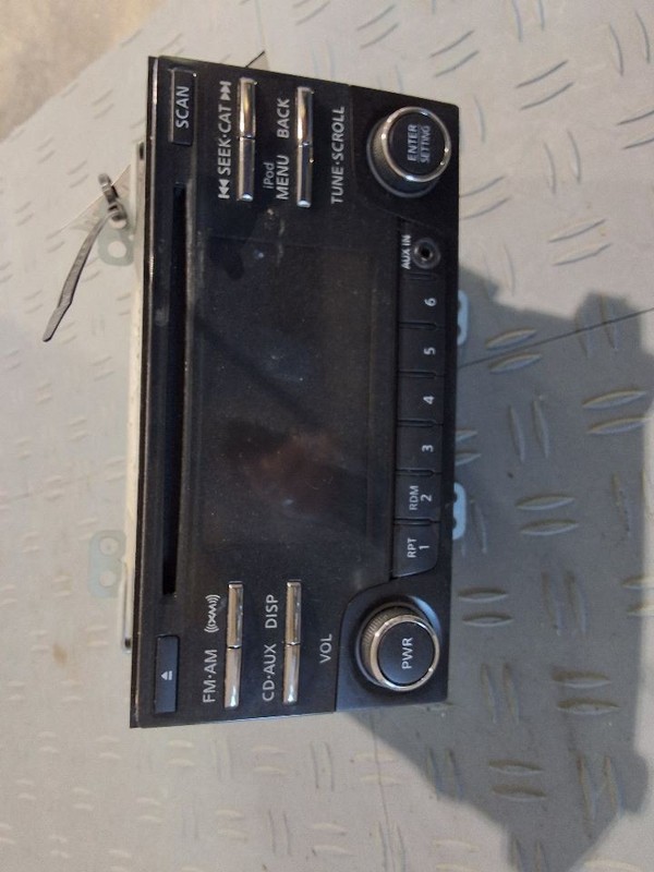 2012-2015 Nissan Rogue Radio Receiver 4.3" Color Screen VIN J 1st Digit