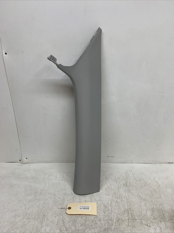 20-22 TESLA MODEL Y WINDSHIELD RIGHT SIDE A PILLAR TRIM COVER PANEL 48068 U22