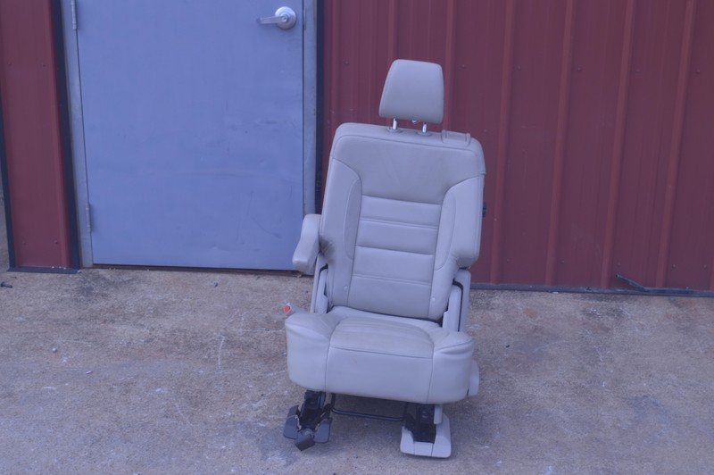 2017-2019 GMC ACADIA 2RD ROW REAR LEFT DRIVER SIDE SEAT LEATHER ASSEMBLY OEM