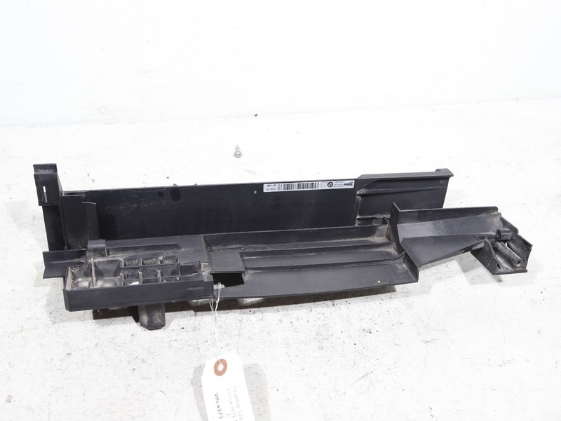 2011-16 BMW 528i 535i 550i F10 Water Radiator Right Side Bracket 7618772 OEM