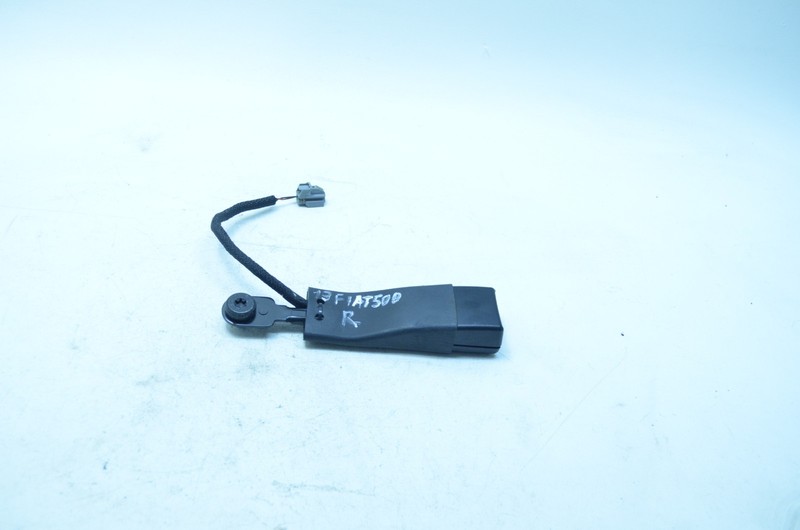 12-17 FIAT 500 FRONT RIGHT PASSENGER SIDE SEAT BELT BUCKLE OEM