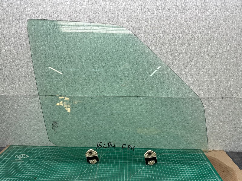 05-16 LAND ROVER FRONT RIGHT PASSENGER SIDE DOOR WINDOW GLASS OEM