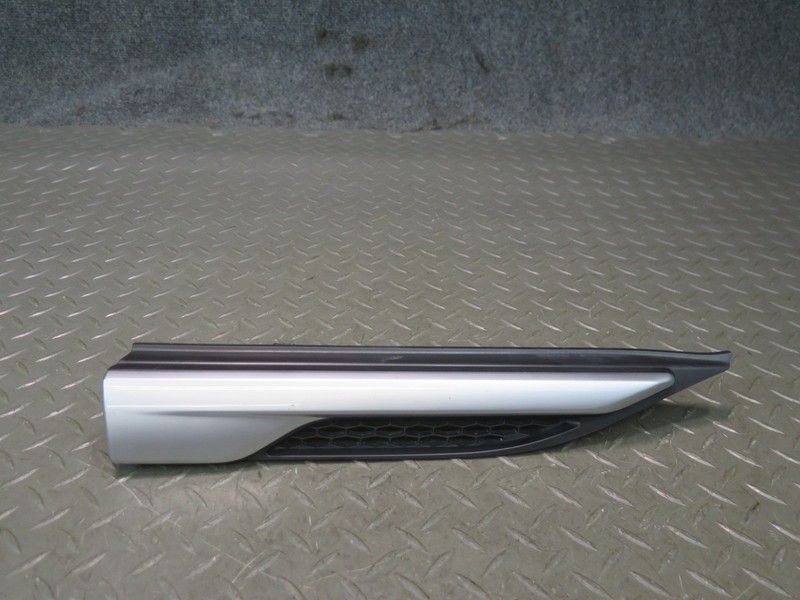 2012-2019 RANGE ROVER EVOQUE L538 FRONT RIGHT FENDER AIR VENT GRILLE MOLDING