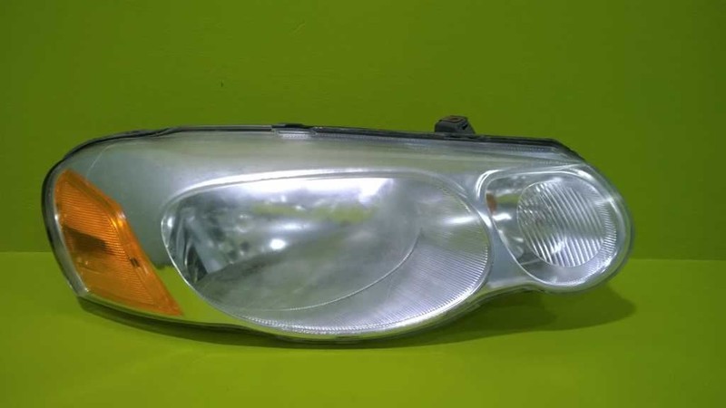 04 05 06 SEBRING CONV PASSENGER RIGHT HEADLIGHT LAMP 3233-29