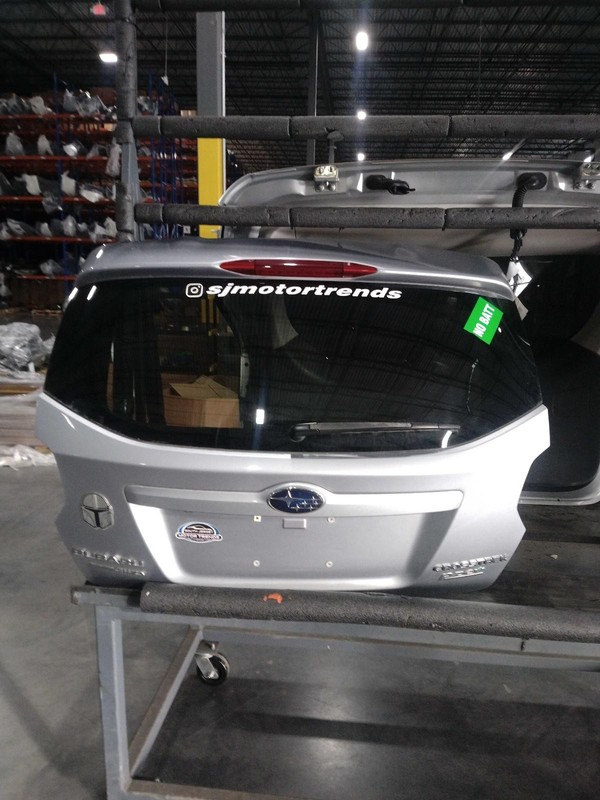 2017 Subaru XV Crosstrek Deck Lid Trunk Lid Silver OEM Good Condition