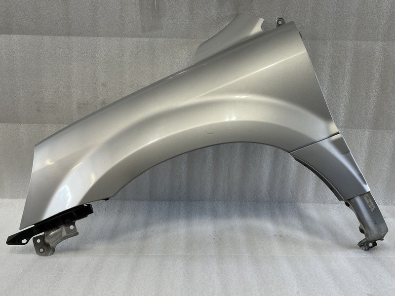 2003 2004 2005 HONDA PILOT LEFT DRIVER SIDE FRONT FENDER SILVER NH-638M