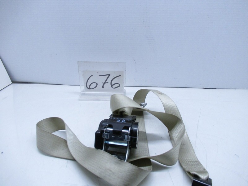 13-16 LINCOLN MKS RIGHT REAR PASSENGER SIDE SEAT BELT RETRACTOR OEM