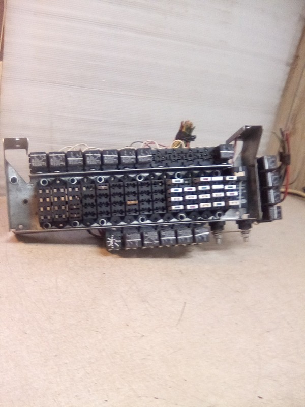 2001 International 9200 Fuse/Relay Block 66809