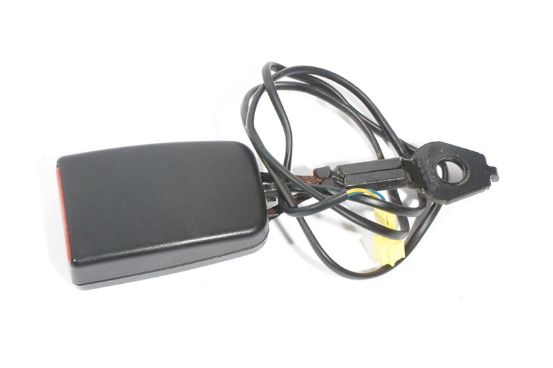 08-11 MERCEDES BENZ C300 W204 FRONT LEFT DRIVER SEAT BELT SEATBELT BUCKLE OEM