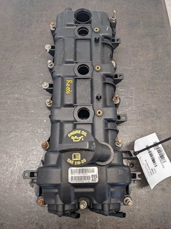 Jeep JK Wrangler 3.6L OEM Driver LH Engine Valve Cover 2012 2013-2017 1162752
