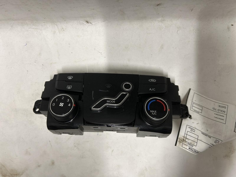 2013 HYUNDAI SONATA Heat AC Controller VIN C 8th digit manual control OEM 13