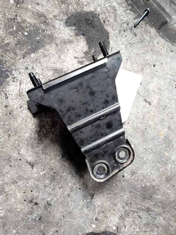 07-09 Mercedes W221 S550 Rear Right Passenger Side Bumper Reinforcement Bracket
