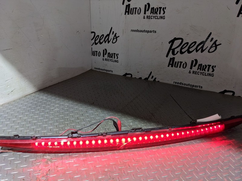 2004 2009 Cadillac SRX Third 3rd Rear Tail Brake LED Light OEM 1159568