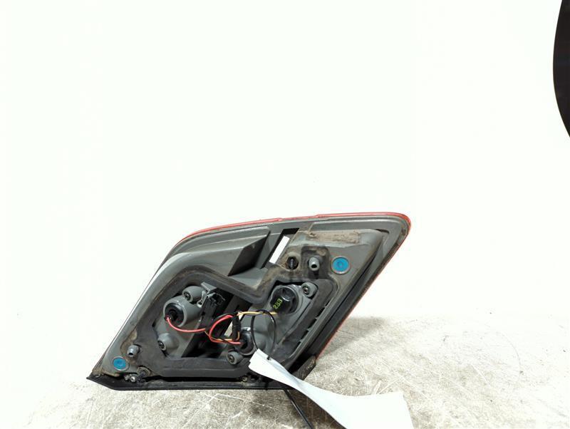 2013 Ford Taurus Right Tail Light Assembly White OEM 467525 Used 122K Miles