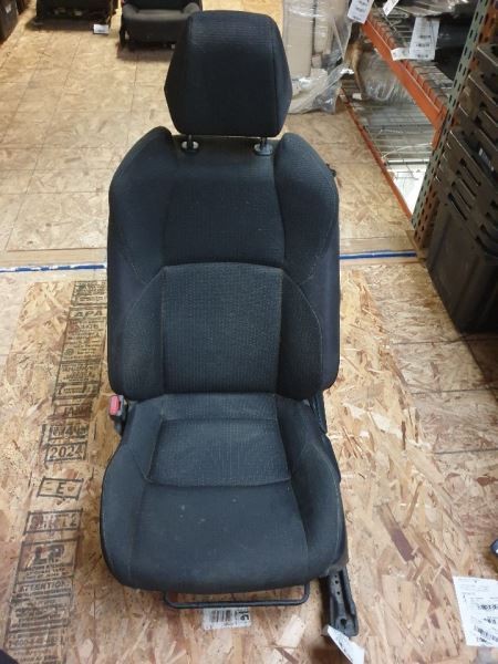 18-20 TOYOTA C-HR DRIVER SIDE FRONT BLACK FC20 CLOTH SEAT