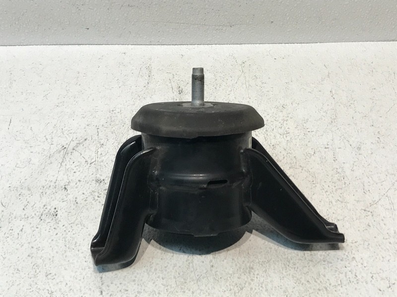 16-20 KIA SORENTO 2.4L ENGINE BRACKET MOUNT SUPPORT 92K Miles OEM 21810-C5000