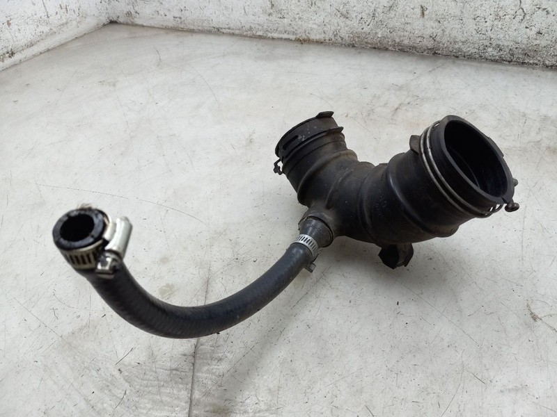 01 TOYOTA RAV 4 2.0L AIR TUBE RESONATOR