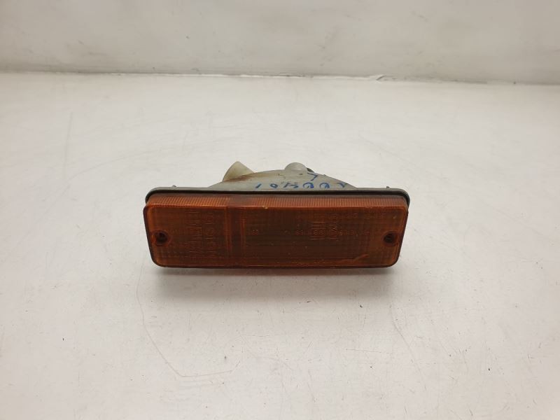 Driver Corner/Park Light Park Lamp-turn Signal Fits 84-89 4 RUNNER 81520-89130