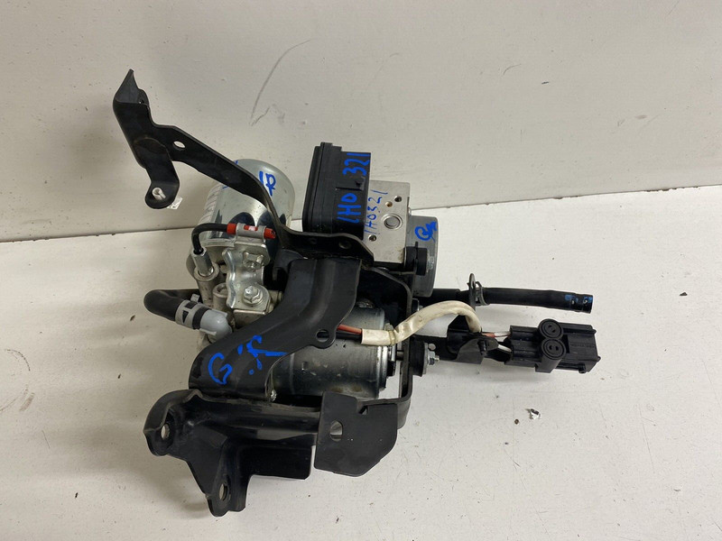 2016-2019 Toyota Prius VIN FU ABS Anti Lock Brake Pump Actuator & Modulator Oem