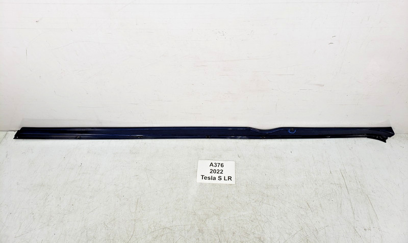 ✅21-23 OEM Tesla Model S Right Passenger Rocker Panel Scuff Plate Molding Blue *