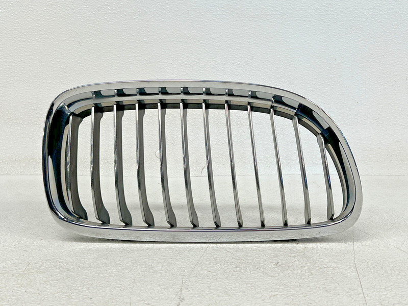 ⭐2009-2012 BMW 3-SERIES E90 FRONT RIGHT BUMPER CHROME COVER GRILLE OEM LOT2541