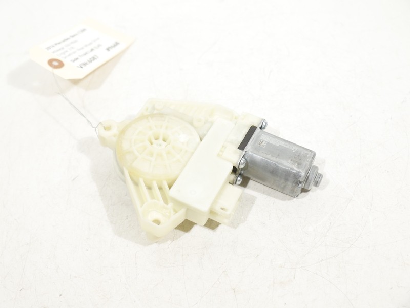 2015-2018 Mercedes C300 W205 FRONT LEFT Door Window Glass Motor OEM 62K